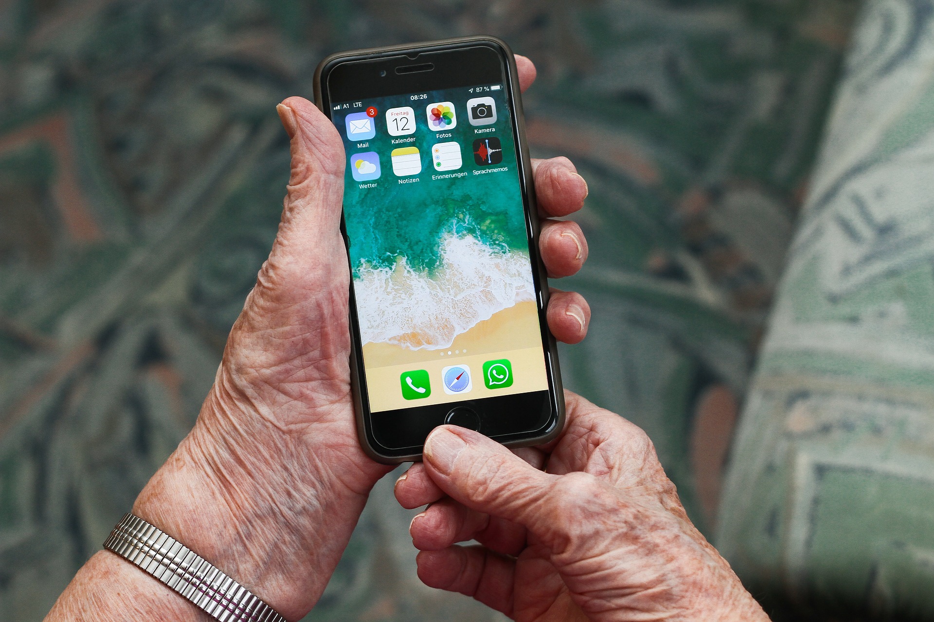 Des applications mobiles pour faciliter la vie des seniors